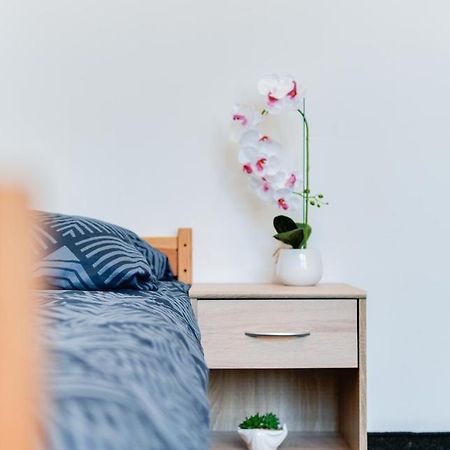 Hostel Opole Glowne Экстерьер фото