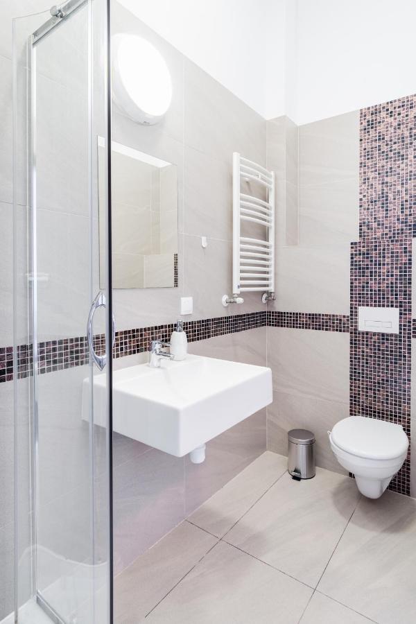 Hostel Opole Glowne Экстерьер фото