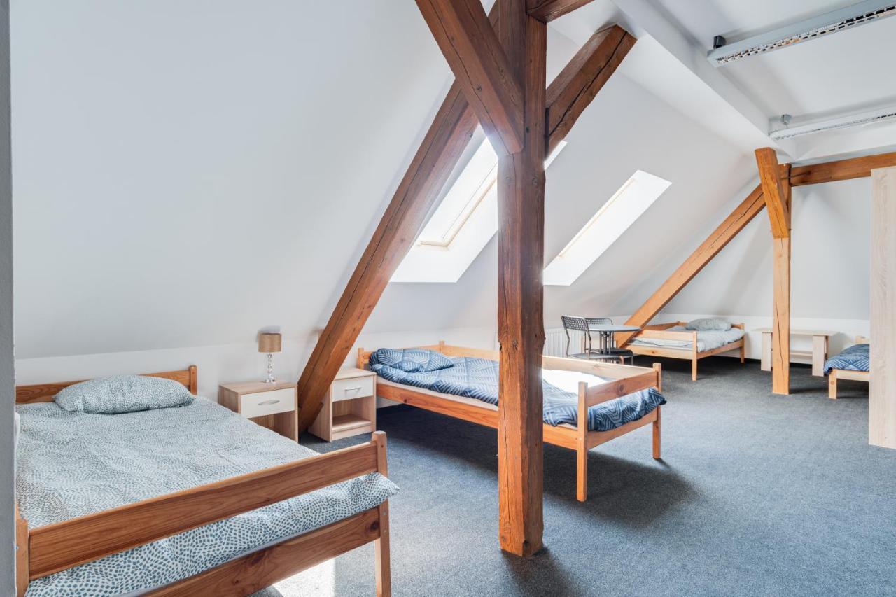 Hostel Opole Glowne Экстерьер фото