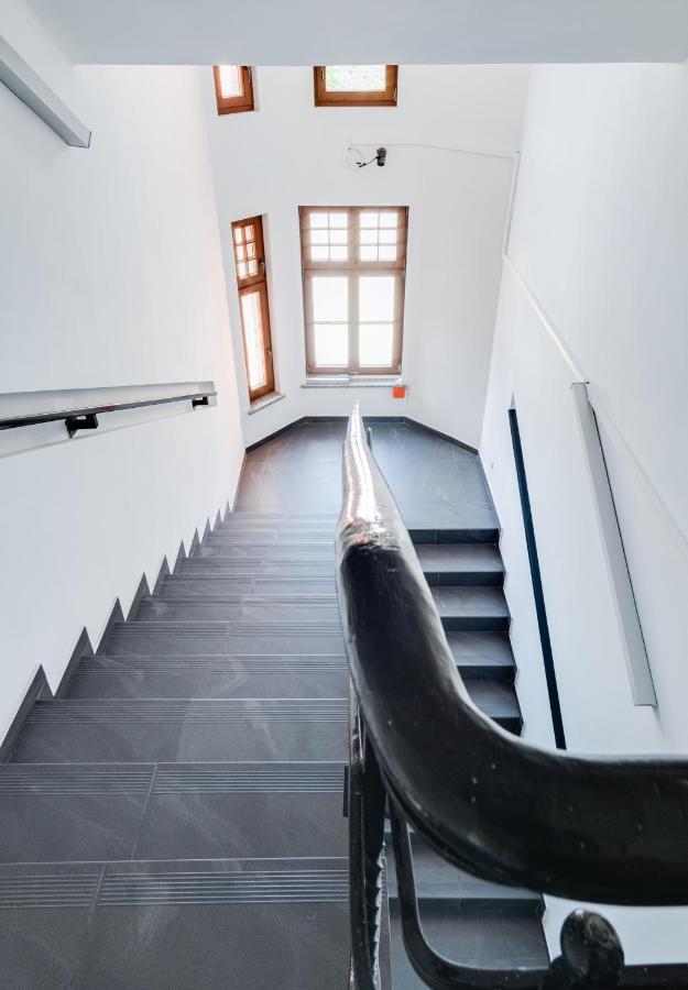 Hostel Opole Glowne Экстерьер фото