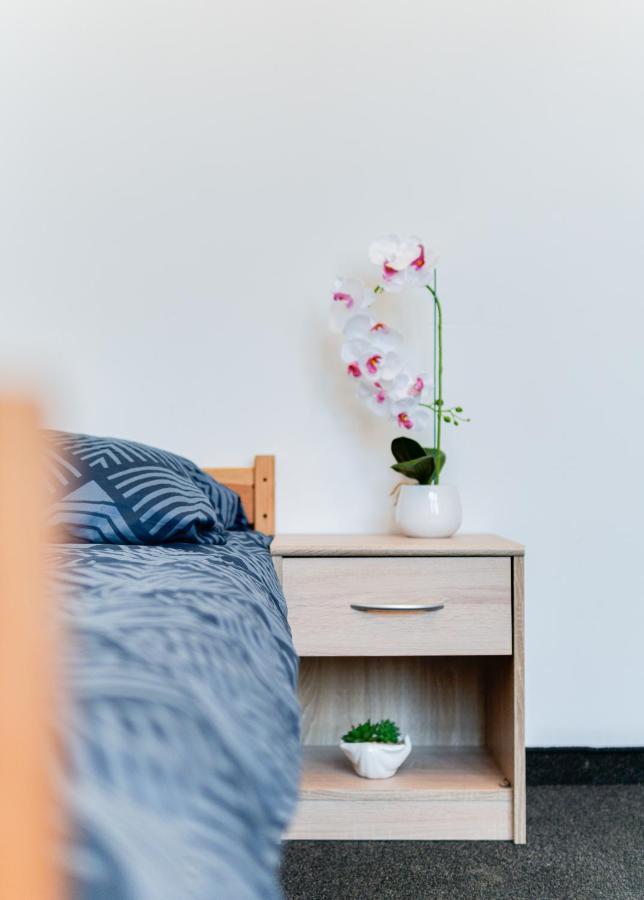 Hostel Opole Glowne Экстерьер фото