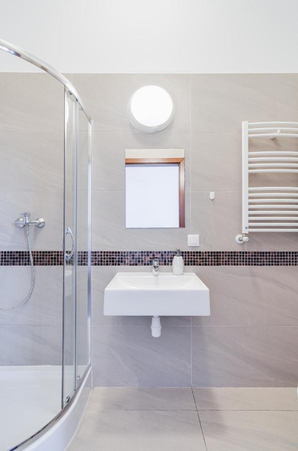 Hostel Opole Glowne Экстерьер фото
