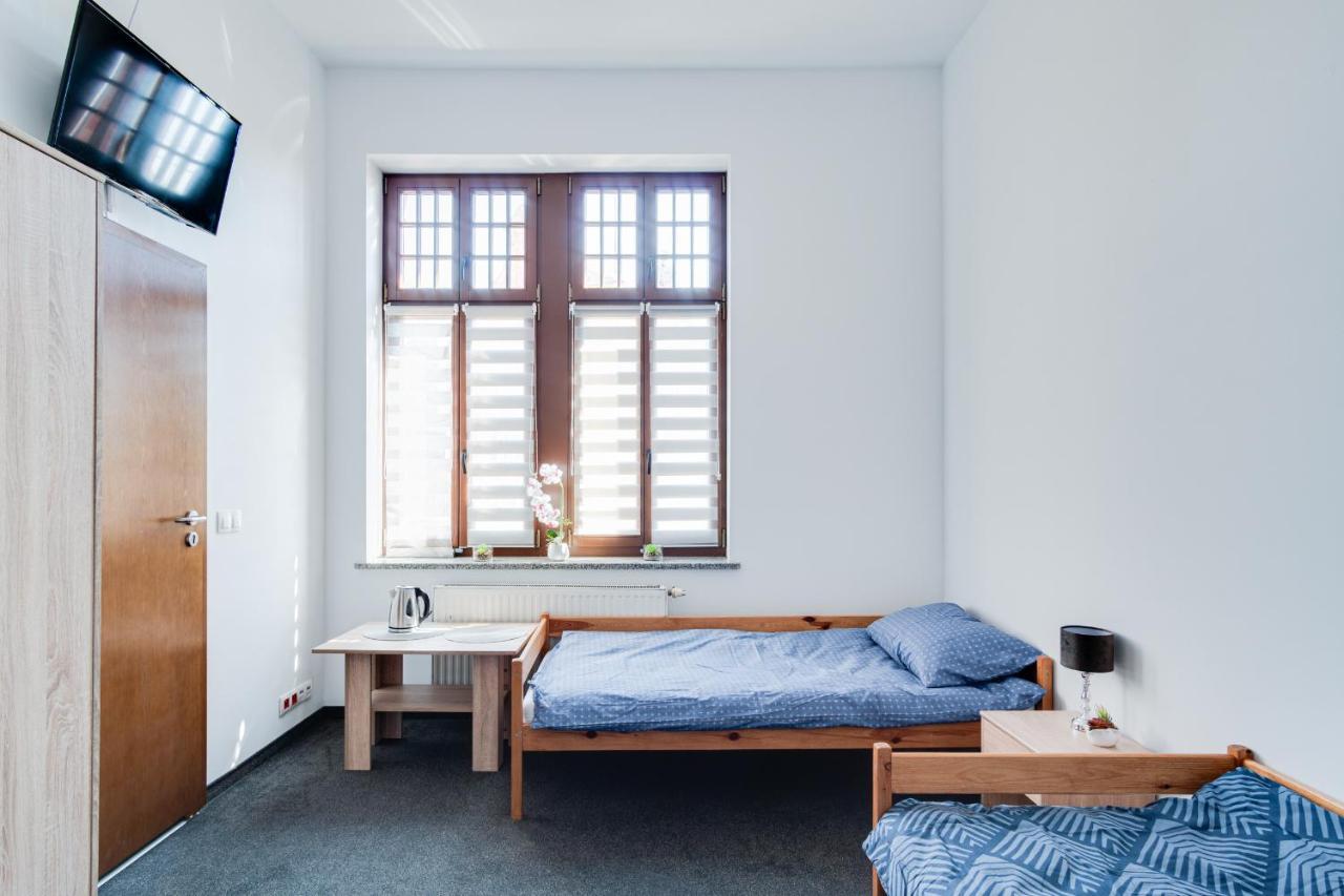 Hostel Opole Glowne Экстерьер фото